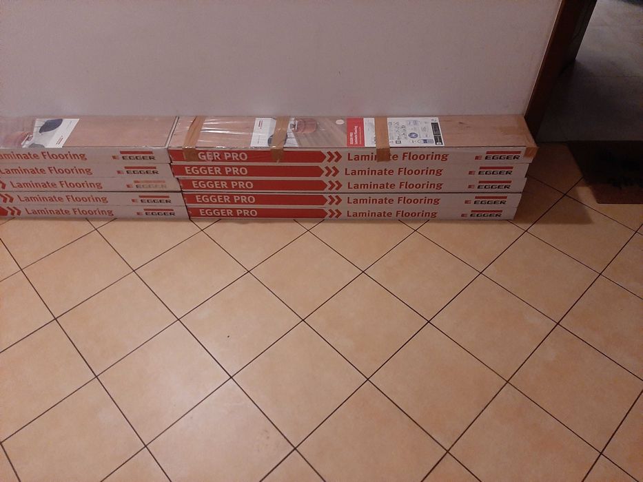 Panele podłogowe laminowane EGGER PRO