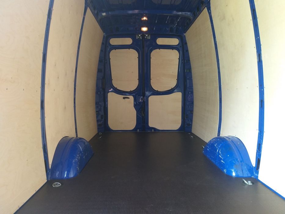Zabudowa busa, zabudowy busów. Podłogi, boki, nadkola. IVECO daily