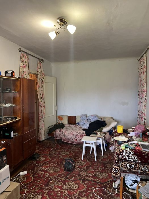 Продаж Тесленка 20, площа Володимира Великого, пл. Артема, під ремонт