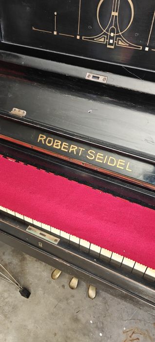 Piano Antigo Robert Seidel – Mais de 150 anos