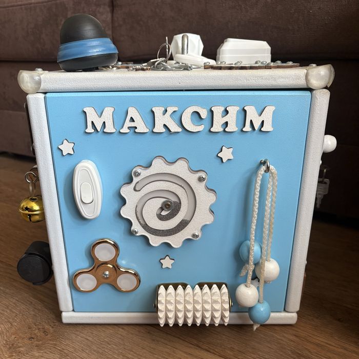 Бізікуб, бізібокс, бізіборд, розвиваюча іграшка