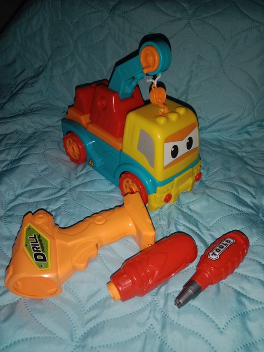 Машинка - конструктор на шурупах та з інструментом