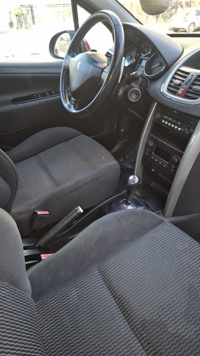 Peugeot 207 продаж