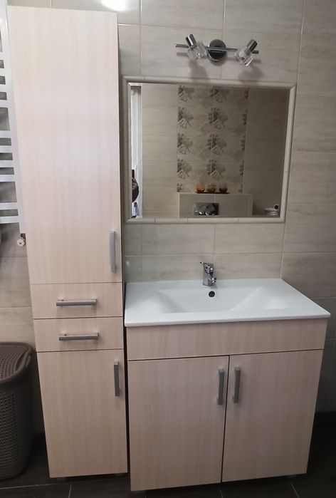 Zestaw mebli łazienkowych