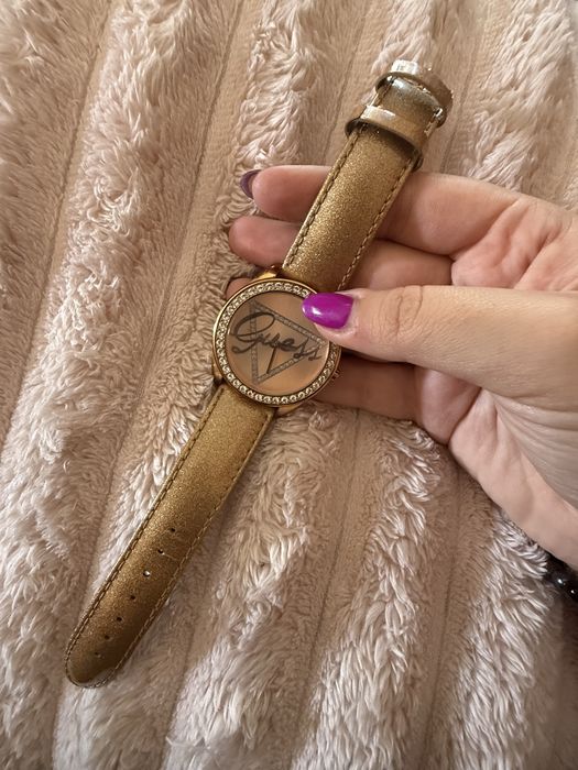 Relógio Feminino GUESS "Time To Give" (Original) – Com Pilha Nova