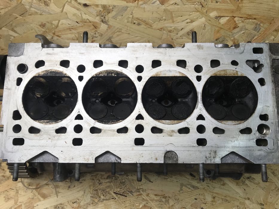 ГБЦ головка блока Renault Laguna Megane 2.0 16V Бензин 7700111490