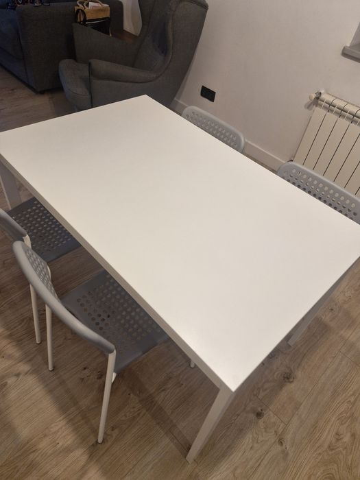 Stół rozkładany z krzesłami IKEA