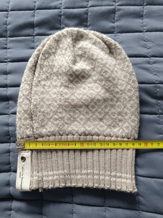 Czapka merino Devold 58 ciepły beż wzór wełna