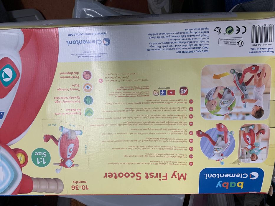 Scooter clementoni para bebé