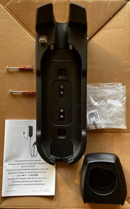 Uchwyt do ładowarki Audi charging clip jak nowy Audi Q4 samochód EV
