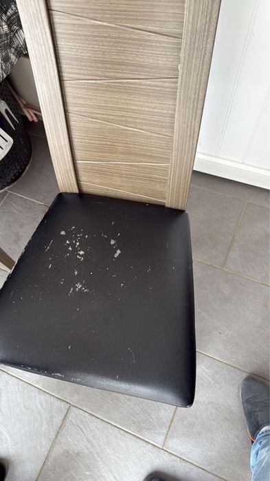 Conjunto de Mesa de Jantar + 4 Cadeiras (Conforama Boston) - Preço Negociavel