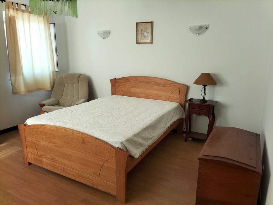 Quartos para alugar em moradia com jardim em Murches Cascais