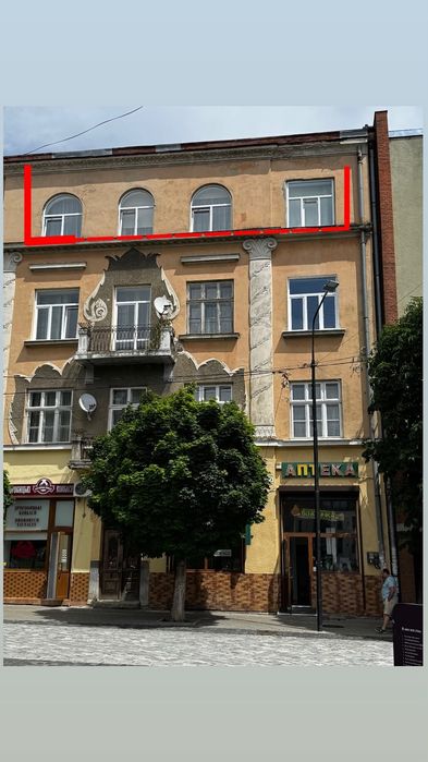 Продається 3-х кімнатна квартира у центрі Дрогобича