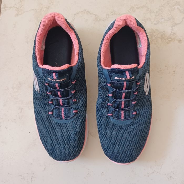 Buty firmy Skechers memory foam jak  nowe 39/26 cm/salon  379 zł