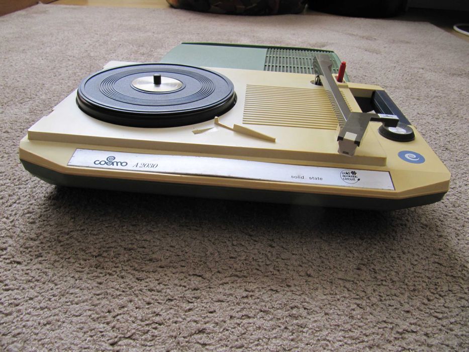gira discos anos 70 marca Cosmo