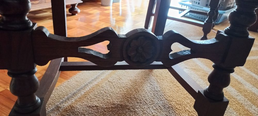Conjunto de Mesa e Cadeiras em faia