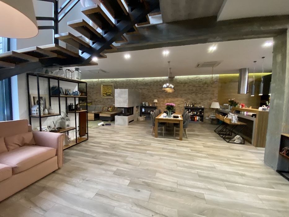 Продаю стильный 300м2 дом в центре