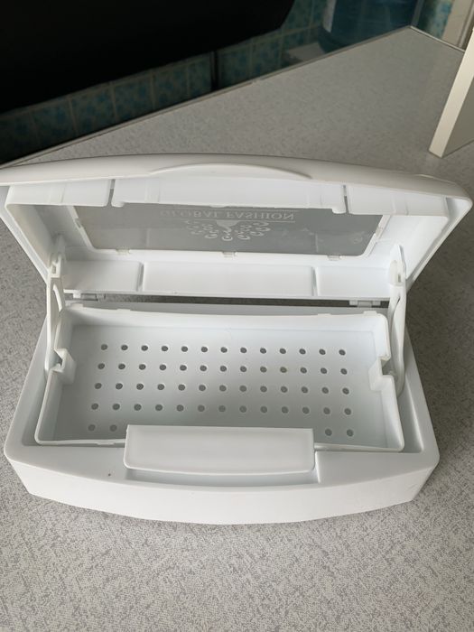 Терміновий розпродаж залишків з салону краси