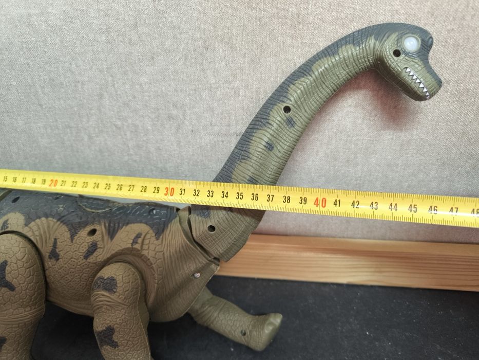 Dinossauro Pescoço Longo (Braquiossauro)