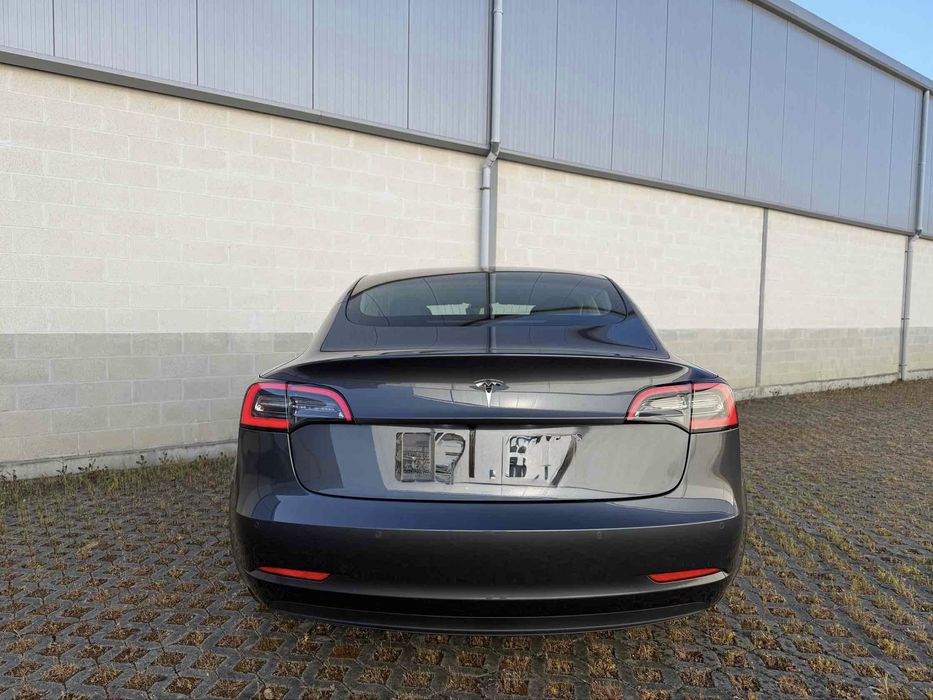 TESLA MODEL 3 standard range plus LFP