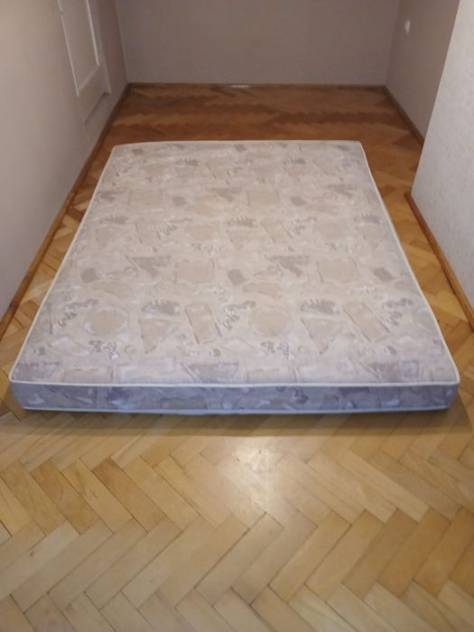Materac duży na podwójne łóżko