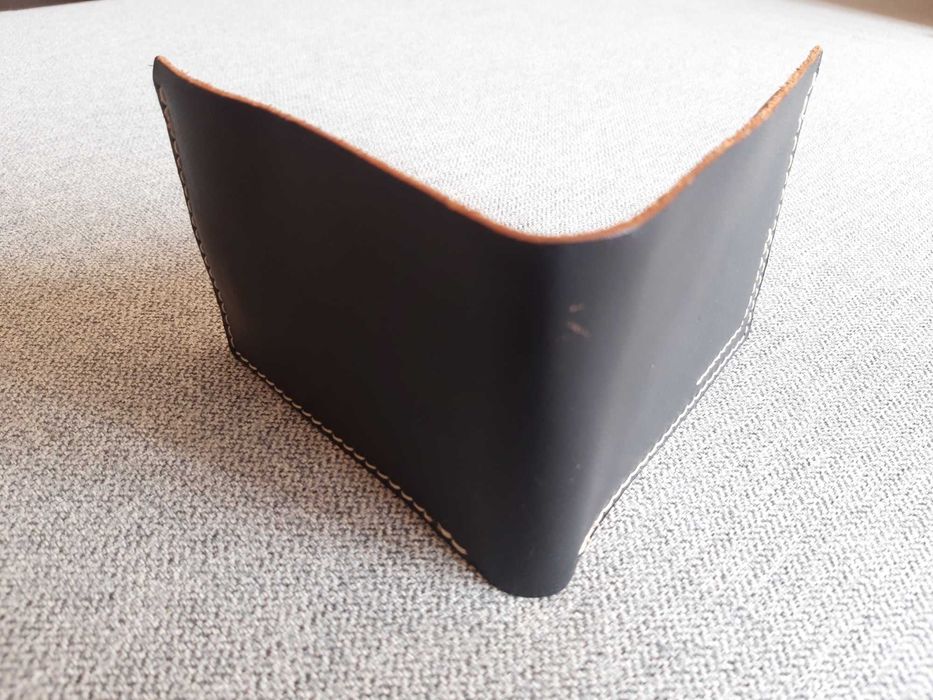 Carteira ZARA MAN em pele genuína.