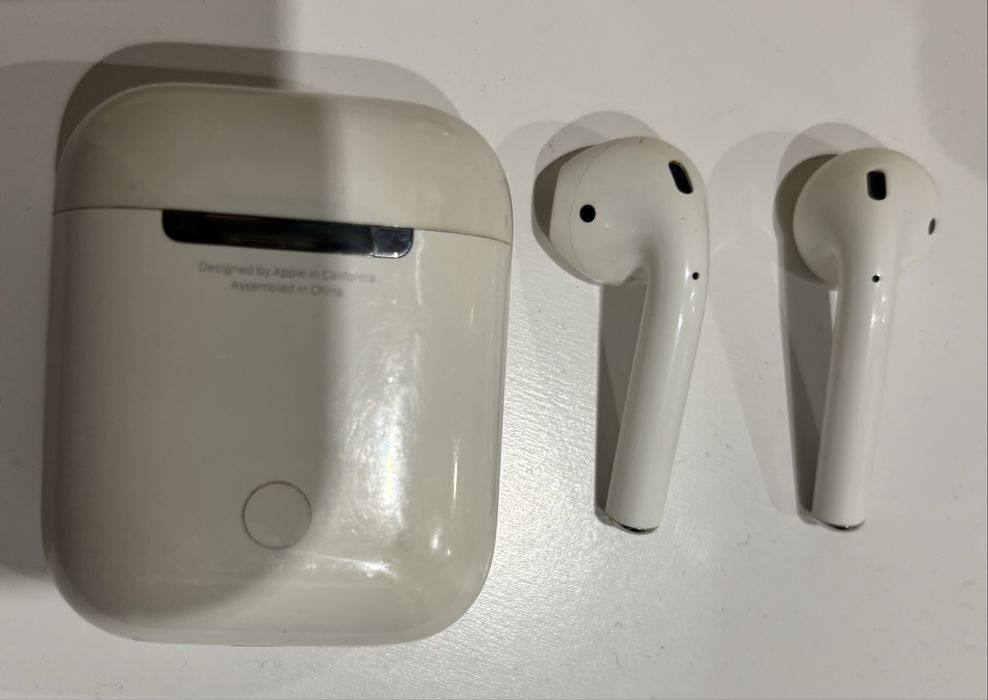 Airpods  apple
