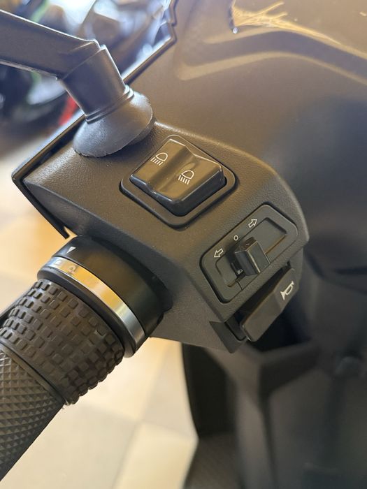 Електроскутер Aerox Pro LFP БЕЗКОШТОВНА доставка