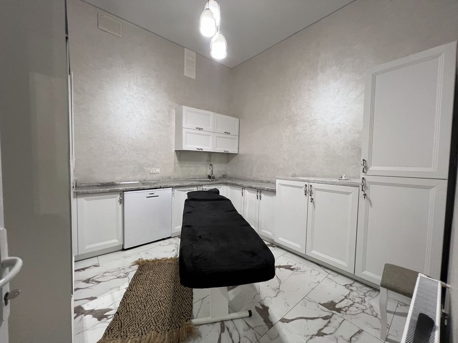 Оренда приміщення (фасад новобудови)