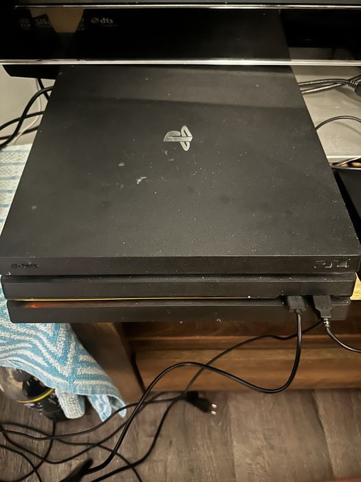 Playstation 4 Pro + PSVR + 2 джойстика та 2 Ps Move