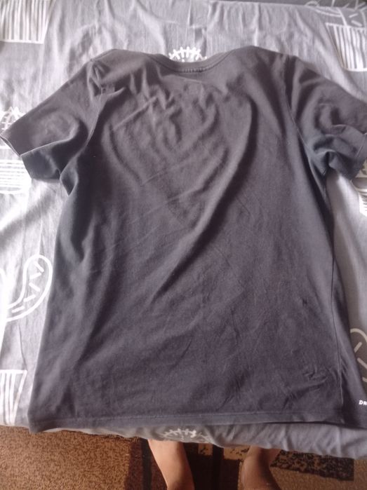 продам спортивную футболку найк