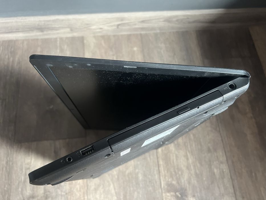Laptop fujitsu a555 i3