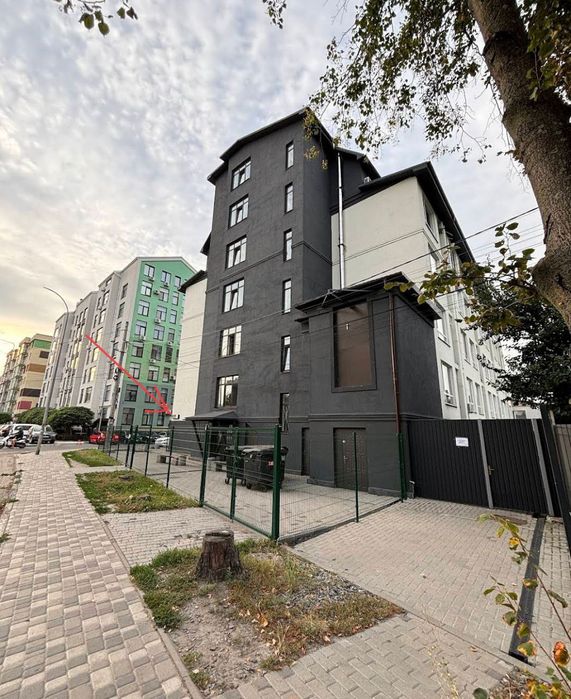 Пиво-Кофе-Цветы-Салон(40м.кв) Сергея Колоса,3