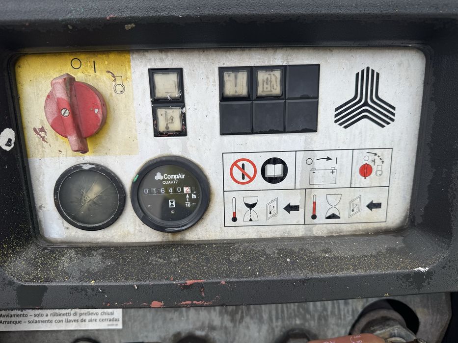Kompresor srubowy Compair c62  osuszacz zestaw do piaskowania