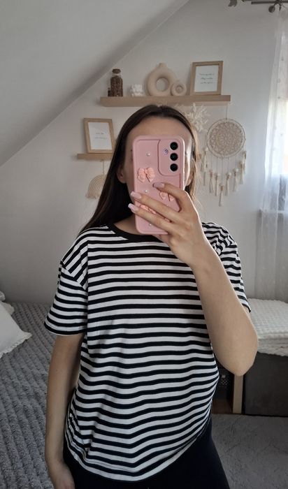 T-shirt w paski oversize