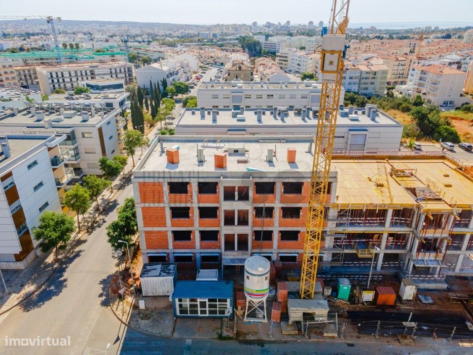 Apartamento T3, 2 lug. parqueamento e terraço em Portimão
