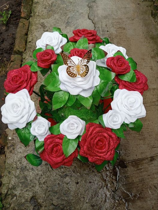 Композиція з атласної стрічки