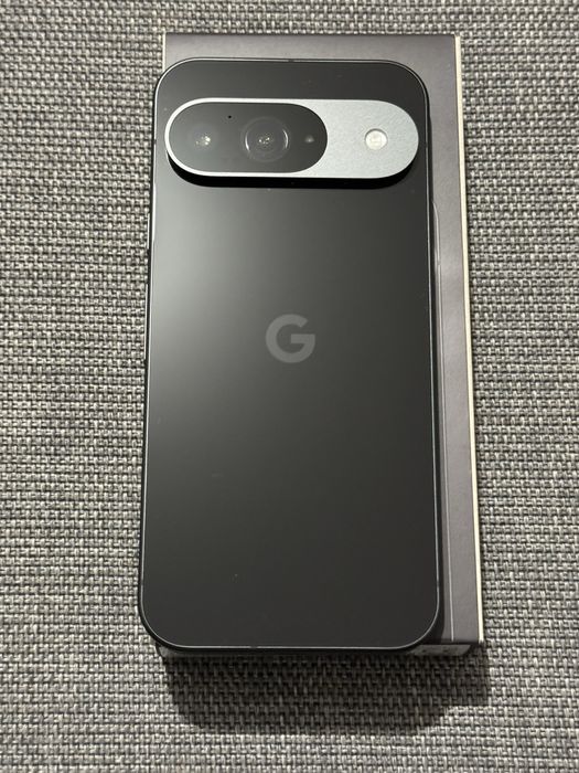 Google Pixel 9 (6.3'' - 12 GB - 128 GB - Obsidian)