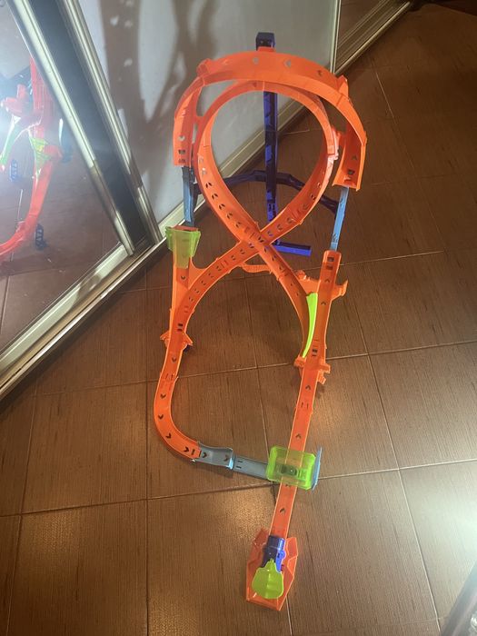 Трек хот вілс в ідеальному стані