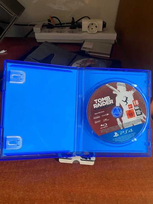 Tomb Raider Definitive Edition - PS4