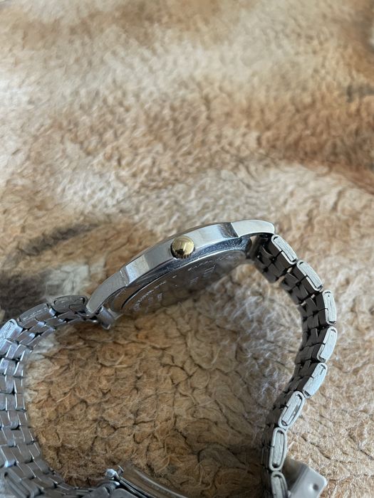 Часы Tissot в гарном стані
