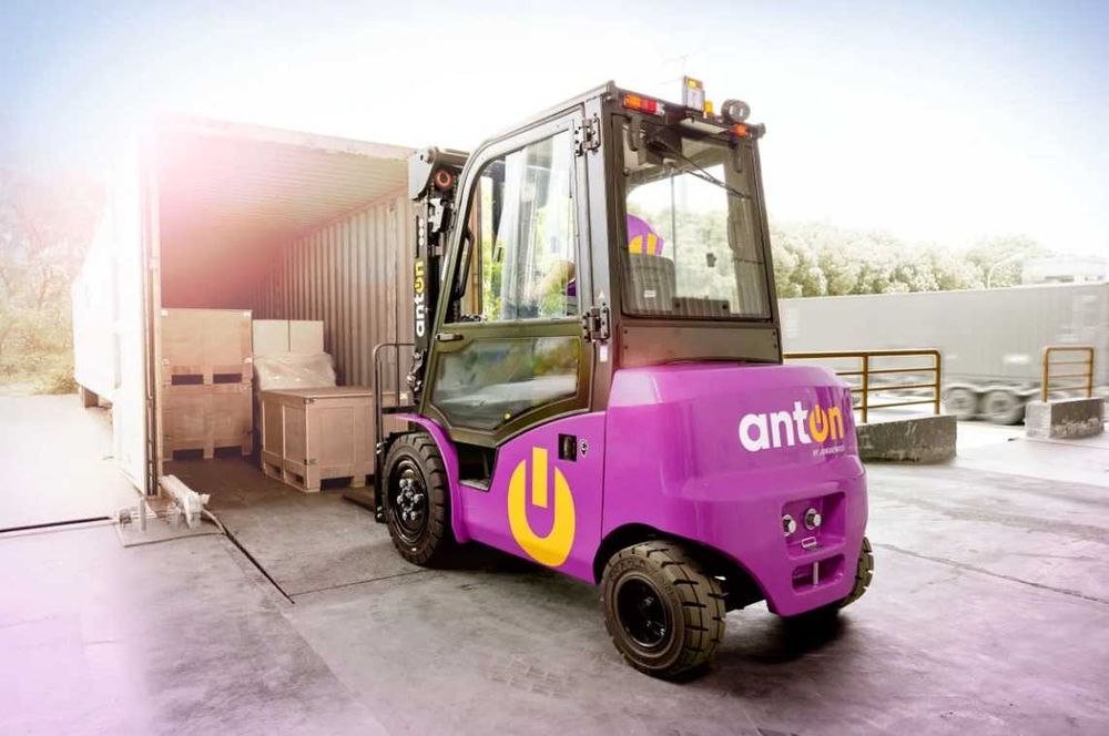 Wózek widłowy Elektryczny ANTON CBH 3.0 v3 3t 3000kg, triplex 4,8m, kabina,