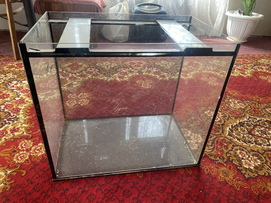 Продам аквариум 70-80 л.