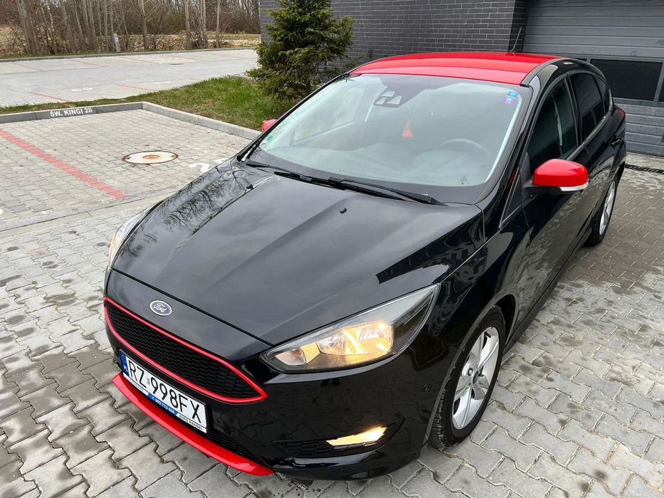 Ford Focus Ford Focus 1.5 benzyna 150KM bardzo ładny BLACK / RED EDITION