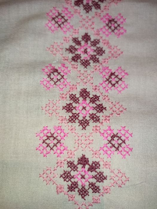Ручна вишивка,для пошиву плаття.