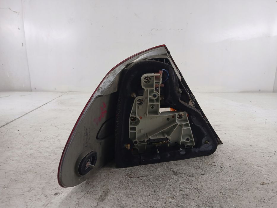 mercedes w211 sedan lampa prawa tył sedan