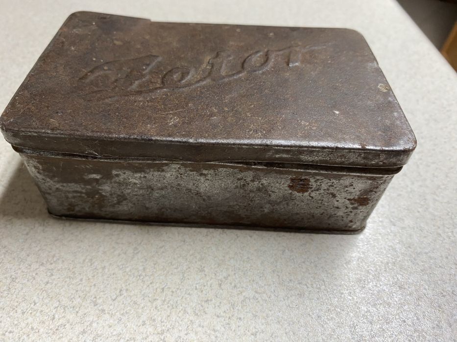 Zasobnik blaszany pojemnik  Zetor zetor zabytek unikat PRL