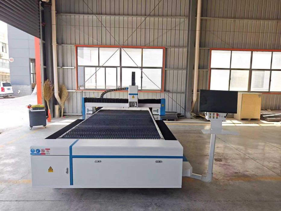 maszyna do cięcia laserowego światłowodowego 1530 1.5kw