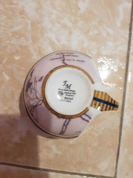 Chávena porcelana fina com imagens egípcias pintada á mão da Limoges