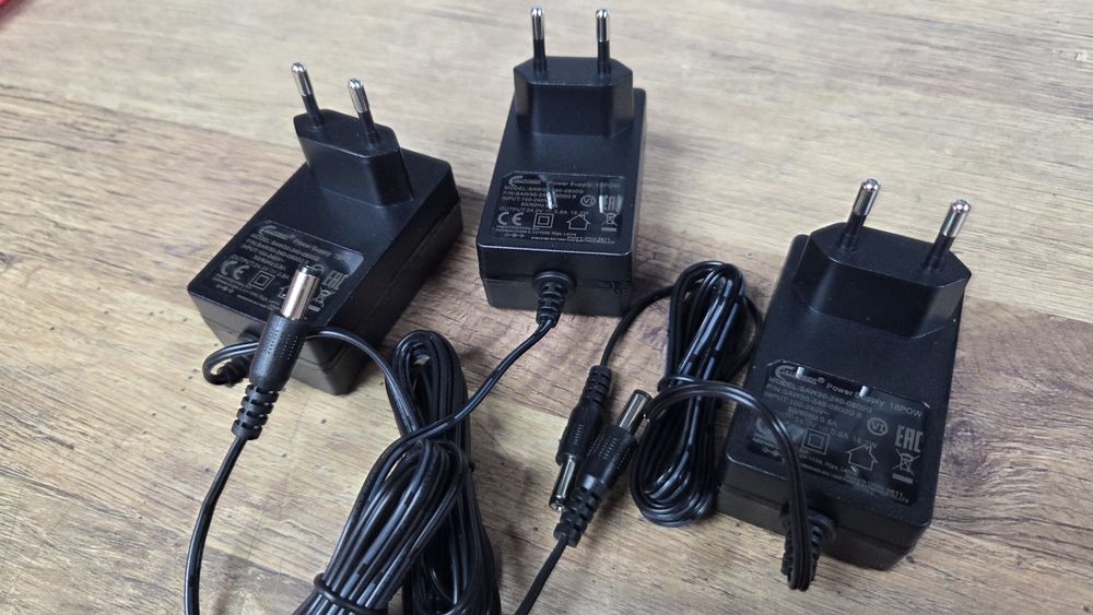 Блок живлення питания зарядка зарядное 24v/0.8a для mikrotik оригінал